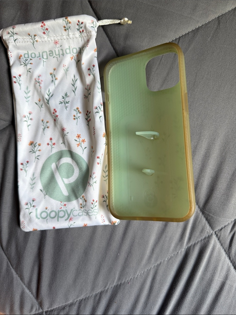 Loopy Case Cream Floral Phone Case with Integrated Loop Grip - Picture 2 of 2